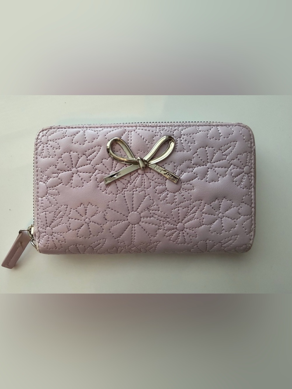 Betsey Johnson Quilted Flower Lilac Purple Zip Around Wallet Wristlet
